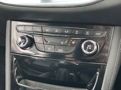 Vauxhall Astra 1.4T 16V 150 Elite Nav 5dr 29