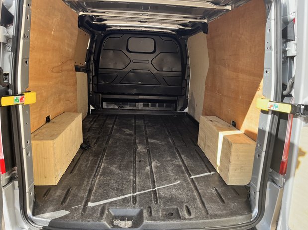 Ford Transit Custom Transit Custom 300 L2 Diesel FWD 2.0 Eco Blue 130ps Low Roof Limited Van 23