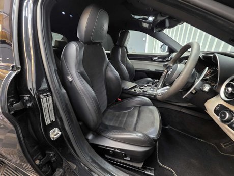 Alfa Romeo Giulia 2.9 V6 Bi-Turbo Quadrifoglio Saloon 4dr Petrol Auto Euro 6 (s/s) (510 ps) 7