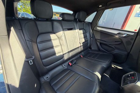 Porsche Macan 3.0 TD V6 S SUV 5dr Diesel PDK 4WD Euro 6 (s/s) (258 ps) 33