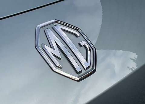 MG MG4 EV URBAN PREMIUM LONG RANGE 4