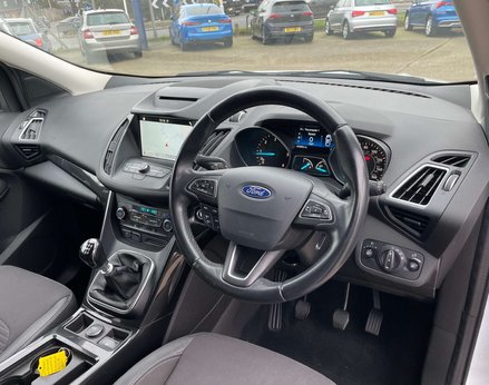 Ford Kuga 2.0 Kuga Titanium TDCI 5dr 17