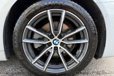 BMW 5 Series 520D XDRIVE SE - 360 DEGREE CAMERAS - IVORY LEATHER 56