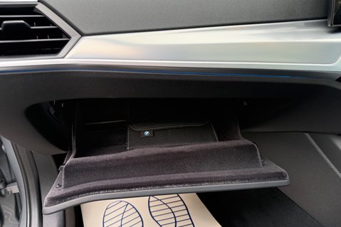 BMW 3 Series 330E M SPORT -VAT Q -DRIVING ASSISTANT PRO -PAN ROOF -H/K -M PRO PACK 76