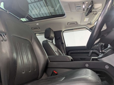 Land Rover Defender 3.0 Defender XS Edition MHEV Auto 4WD 5dr 31
