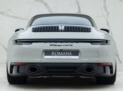 Porsche 911 (992) Targa 4 GTS 6
