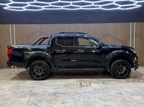 Nissan Navara 2.3 Navara Tekna dCi Auto 4WD 5dr 16