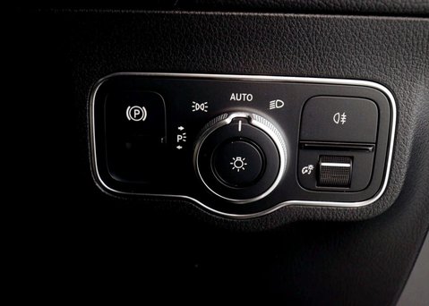 Mercedes-Benz GLA 1.3 GLA 180 AMG Line Premium Auto 5dr 35