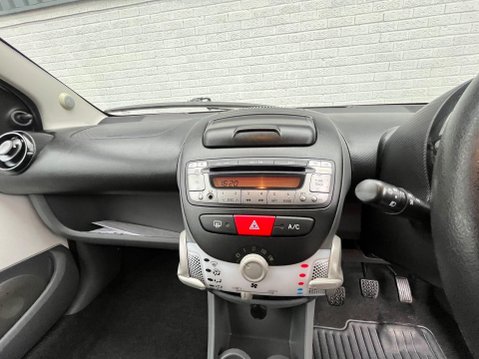 Toyota Aygo 1.0 VVT-i Go Euro 5 3dr 26