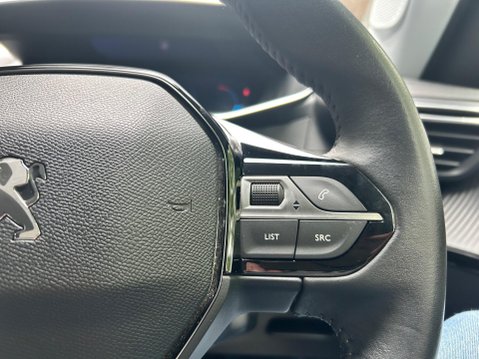 Peugeot 2008 PURETECH S/S ALLURE PREMIUM 26