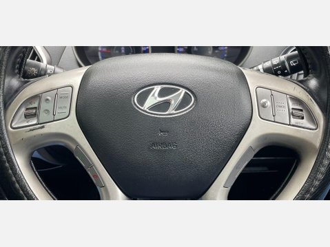Hyundai ix35 1.7 CRDi Premium SUV 5dr Diesel Manual Euro 5 (s/s) (115 ps) 32