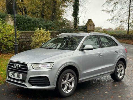 Audi Q3 TFSI SPORT 1