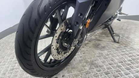 Yamaha R125 YZF 2023 ONLY 4K 1 OWNER NEW MOT SERVICED SPORTS BIKE 125CC 7