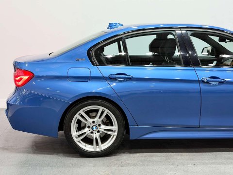 BMW 3 Series 2.0 330e 7.6kWh M Sport Saloon 4dr Petrol Plug-in Hybrid Auto Euro 6 (s/s) 18