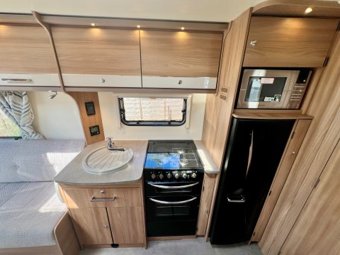 Bailey Pegasus Genoa GT70  17