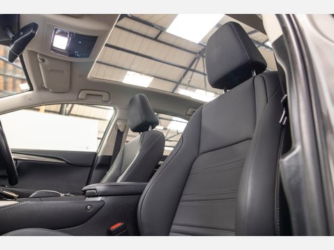 Lexus NX 2.5 300h GPF Premium SUV 5dr Petrol Hybrid E-CVT 4WD Euro 6 (s/s) (197 ps) 18