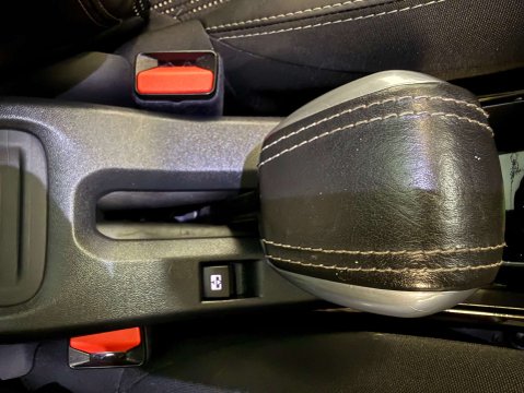 Peugeot 2008 1.2 2008 Allure Premium PureTech S/S 5dr 19