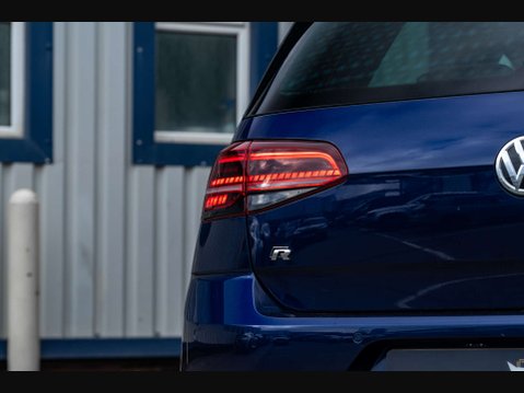 Volkswagen Golf 2.0 Golf R TSi Semi-Auto 4WD 5dr 20