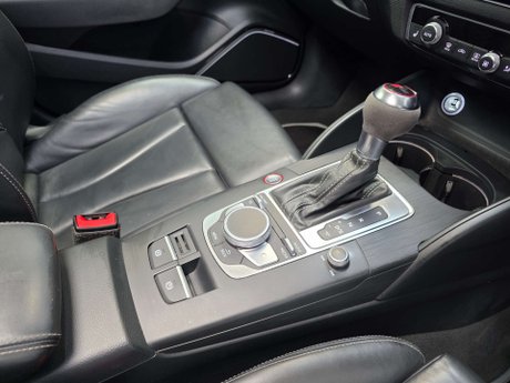 Audi RS3 2.5 TFSI Sportback 5dr Petrol S Tronic quattro Euro 6 (s/s) (400 ps) 12