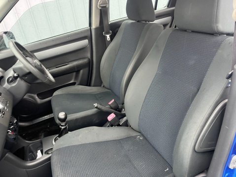Suzuki Swift 1.3 TD SZ3 5dr 31