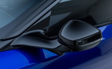 Aston Martin DB12 V8 28