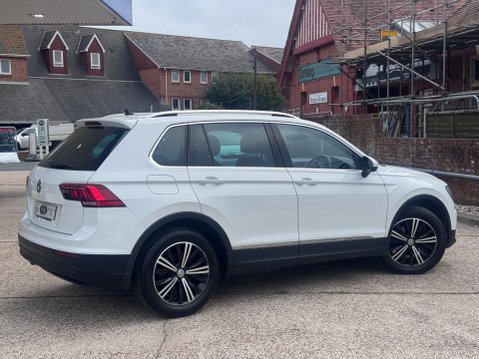 Volkswagen Tiguan SE NAV TSI 2