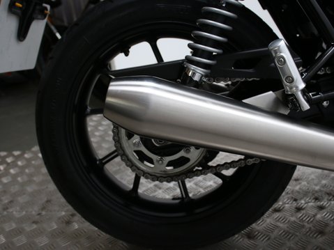 Triumph Street Twin BONNEVILLE STREET TWIN 21