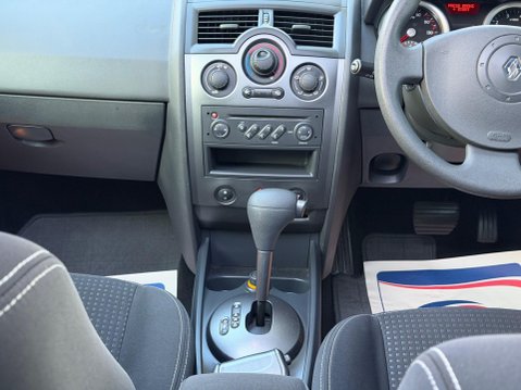 Renault Megane 1.6 VVT Oasis 5dr 65