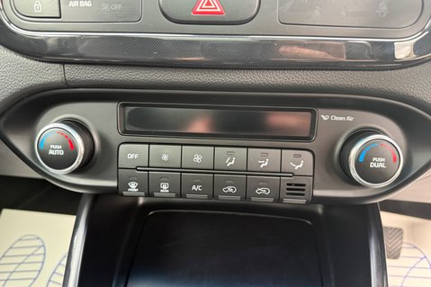 Kia Carens 3 SAT NAV ECODYNAMICS CRDI - PAN ROOF -7 SEATS -LEATHER - CRUISE -NEW MOT 47