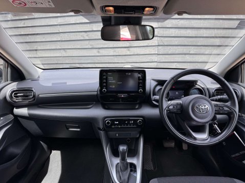 Toyota Yaris 1.5 Yaris Design HEV CVT 5dr 53