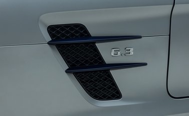Mercedes-Benz SLS AMG GT 30