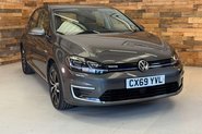 Volkswagen Golf 35.8kWh e-Golf Hatchback 5dr Electric Auto (136 ps) 1