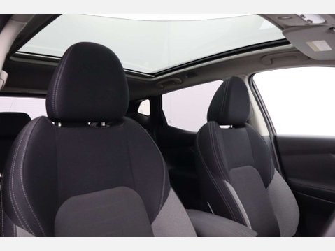 Nissan Qashqai 1.2 Qashqai N-Connecta DiG-T 5dr 15