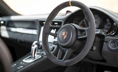 Porsche 911 (991) GT2 RS 11