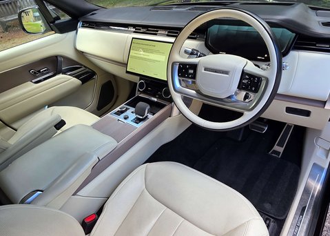 Land Rover Range Rover 3.0 Range Rover Autobiography D MHEV Auto 4WD 5dr 9