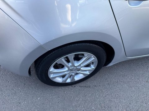 Kia Ceed 1.6 CRDi 2 Auto Euro 5 5dr 28