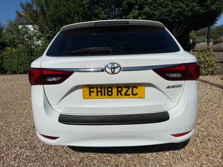 Toyota Avensis 2.0 D-4D Business Edition Touring Sports Euro 6 (s/s) 5dr 9