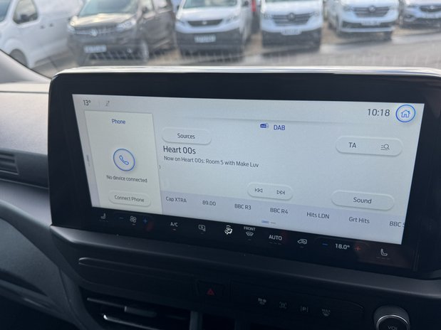 Ford Transit Custom AUTO LWB [SOLD KH] L2H1 Limited 300 Air Con Alloys Camera Sensors EURO 6 25