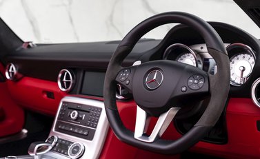Mercedes-Benz SLS AMG Roadster 11