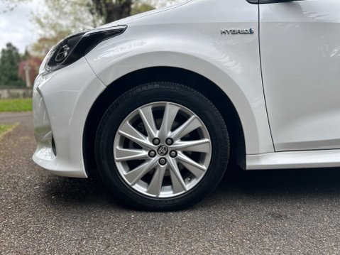 Toyota Yaris ICON FHEV 37