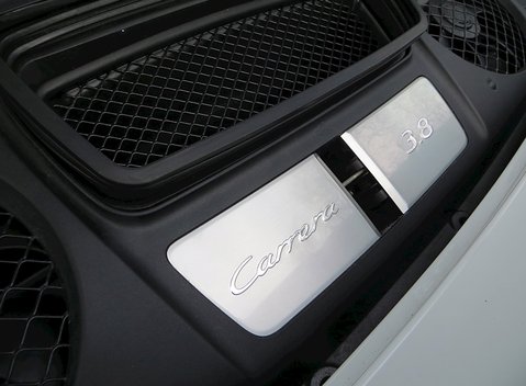 Porsche 911 (991) Martini Racing Edition 12