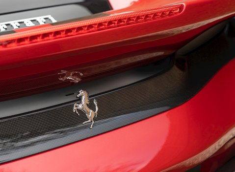 Ferrari 488 Pista 32