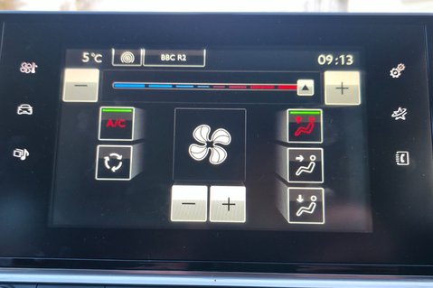 Citroen C4 Cactus 1.2 PURETECH FEEL..1 LADY OWNER..7 SERVICES LAST ONE @ 47K.. £20 R/TAX 15