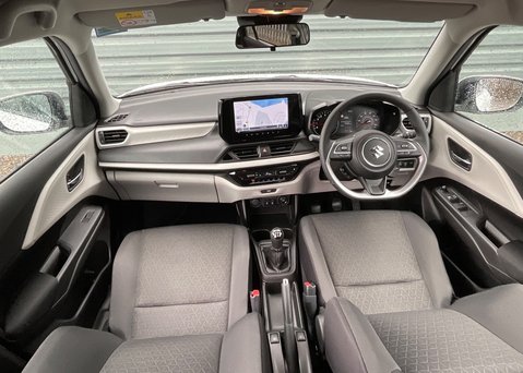 Suzuki Swift Motion 1.2 Mild Hybrid 13