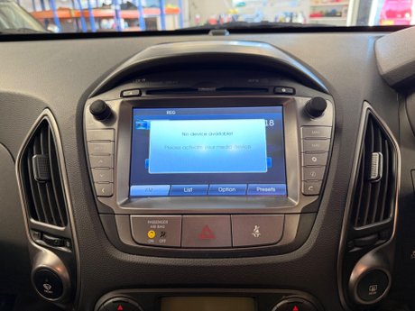 Hyundai ix35 1.7 CRDi SE Euro 5 (s/s) 5dr (Nav) 25
