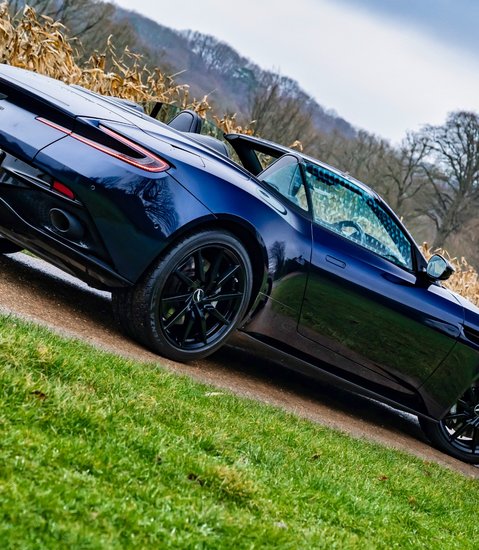 Aston Martin DB11 V8 VOLANTE 1