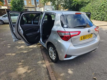 Toyota Yaris 1.5 VVT-h Icon Tech E-CVT Euro 6 (s/s) 5dr 26