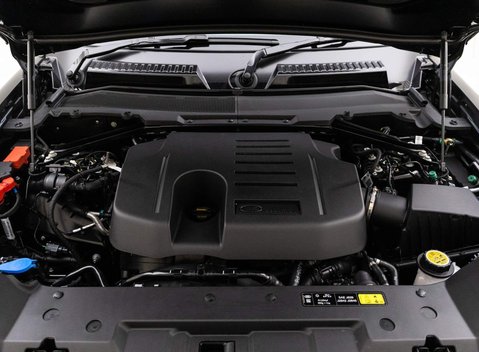 Land Rover Defender X 28