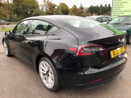 Tesla Model 3 LONG RANGE AWD 45,000m black vegan leather, 19 inch alloys 11