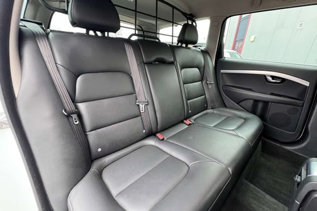 Volvo XC70 2.4 D5 SE Lux Estate 5dr Diesel Auto AWD Euro 6 (s/s) (220 ps) 32